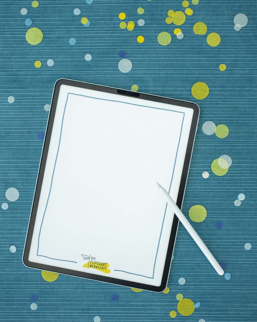 Vogelperspektive auf ein iPad mit einer leeren Flipchartvorlage und dem Logo der Flipcharterkstatt